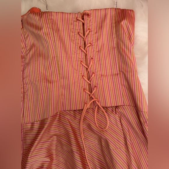 Nicole Miller - Picture 5 of 6